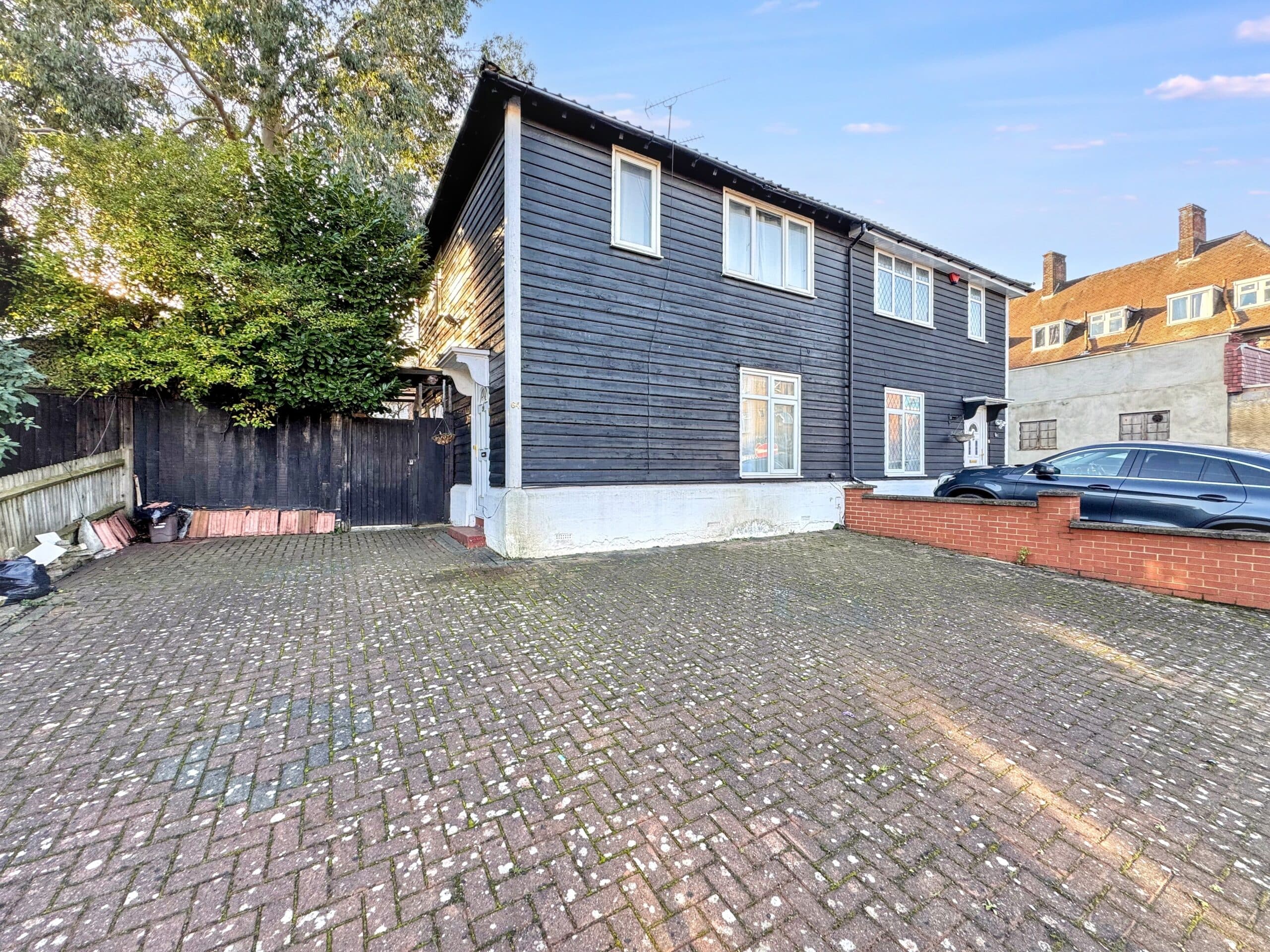 Barnfield Road, Edgware, HA8