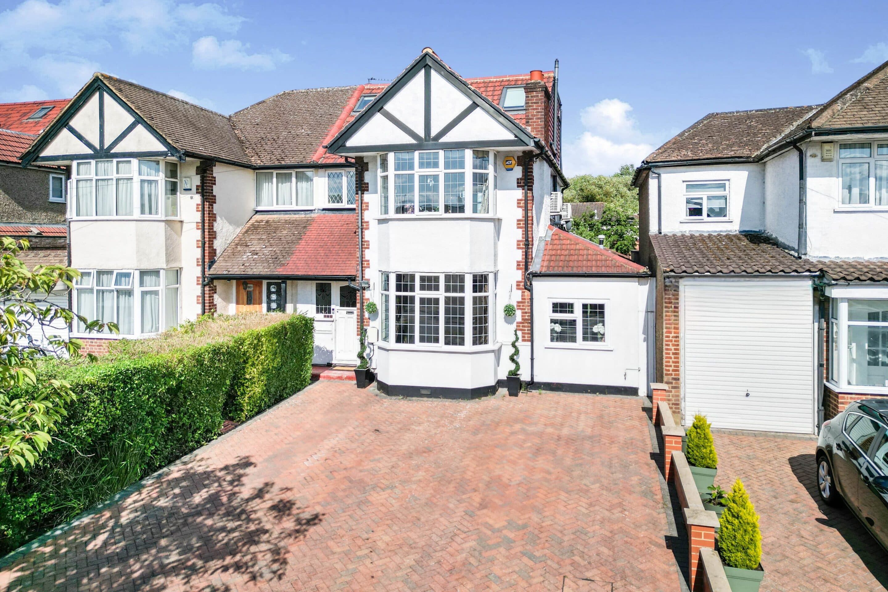 Broadfields Avenue, Edgware, HA8