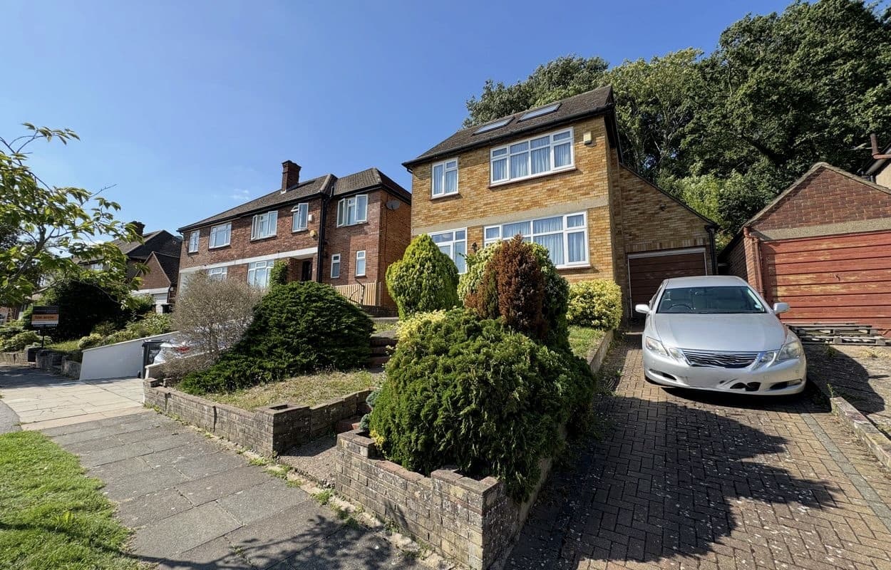 The Reddings, London, NW7