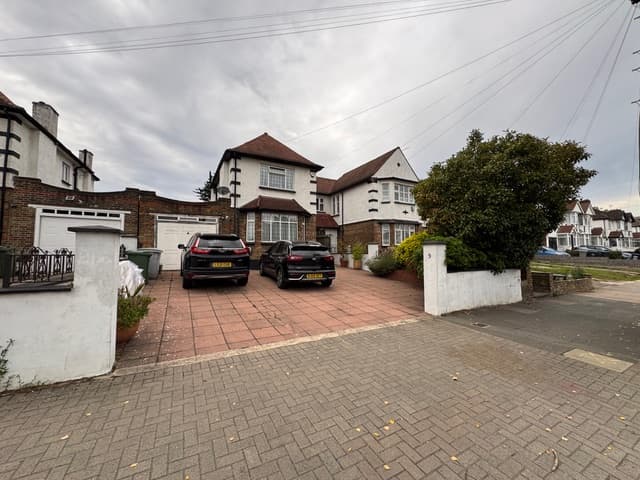 Birchen Grove, London, NW9