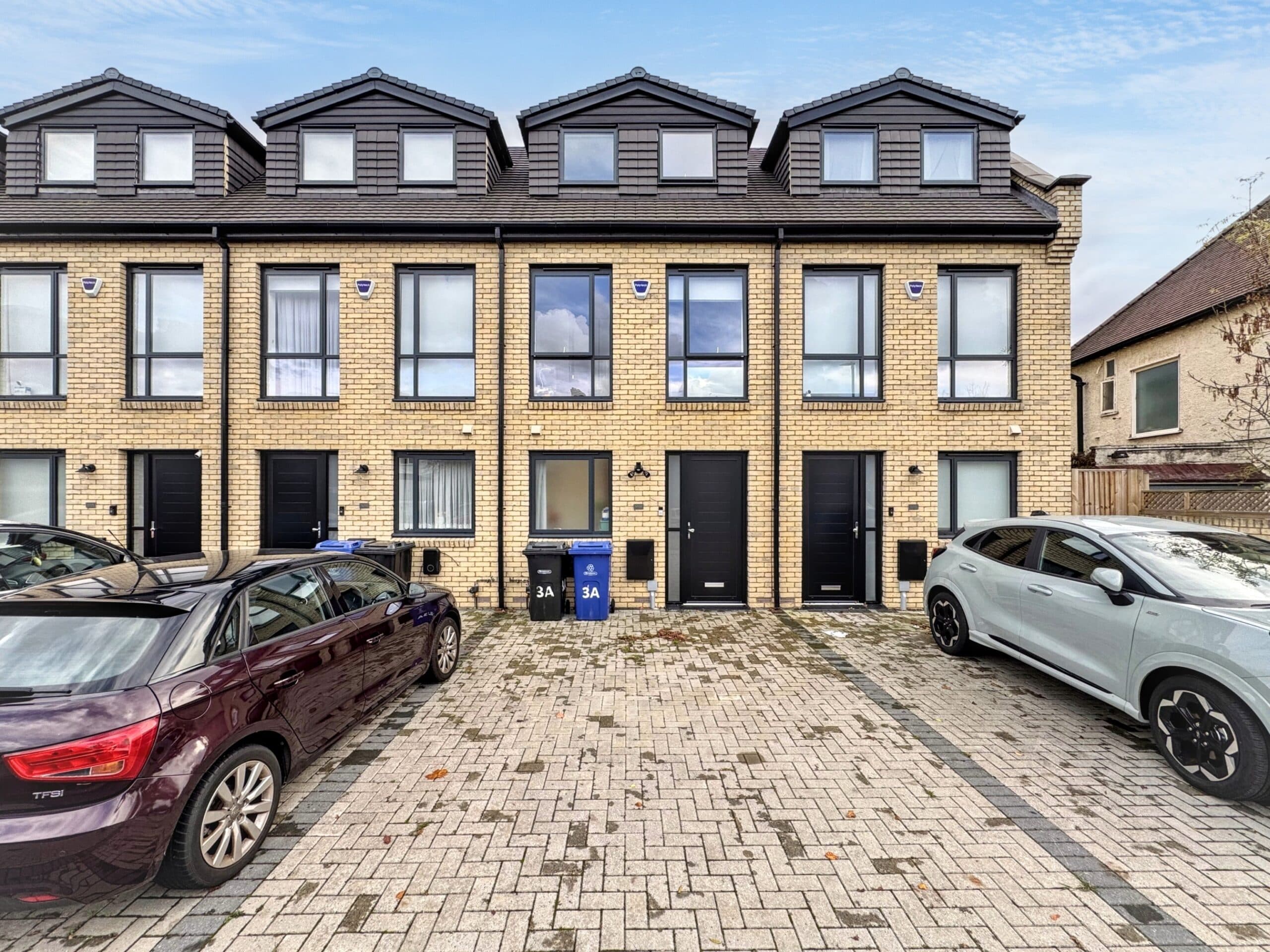 Bacon Lane, Edgware, HA8