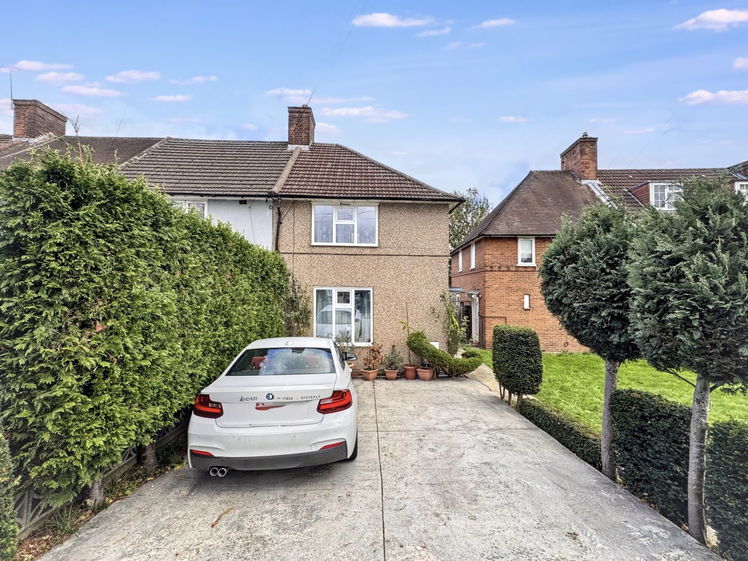 Deans Lane, Edgware, HA8