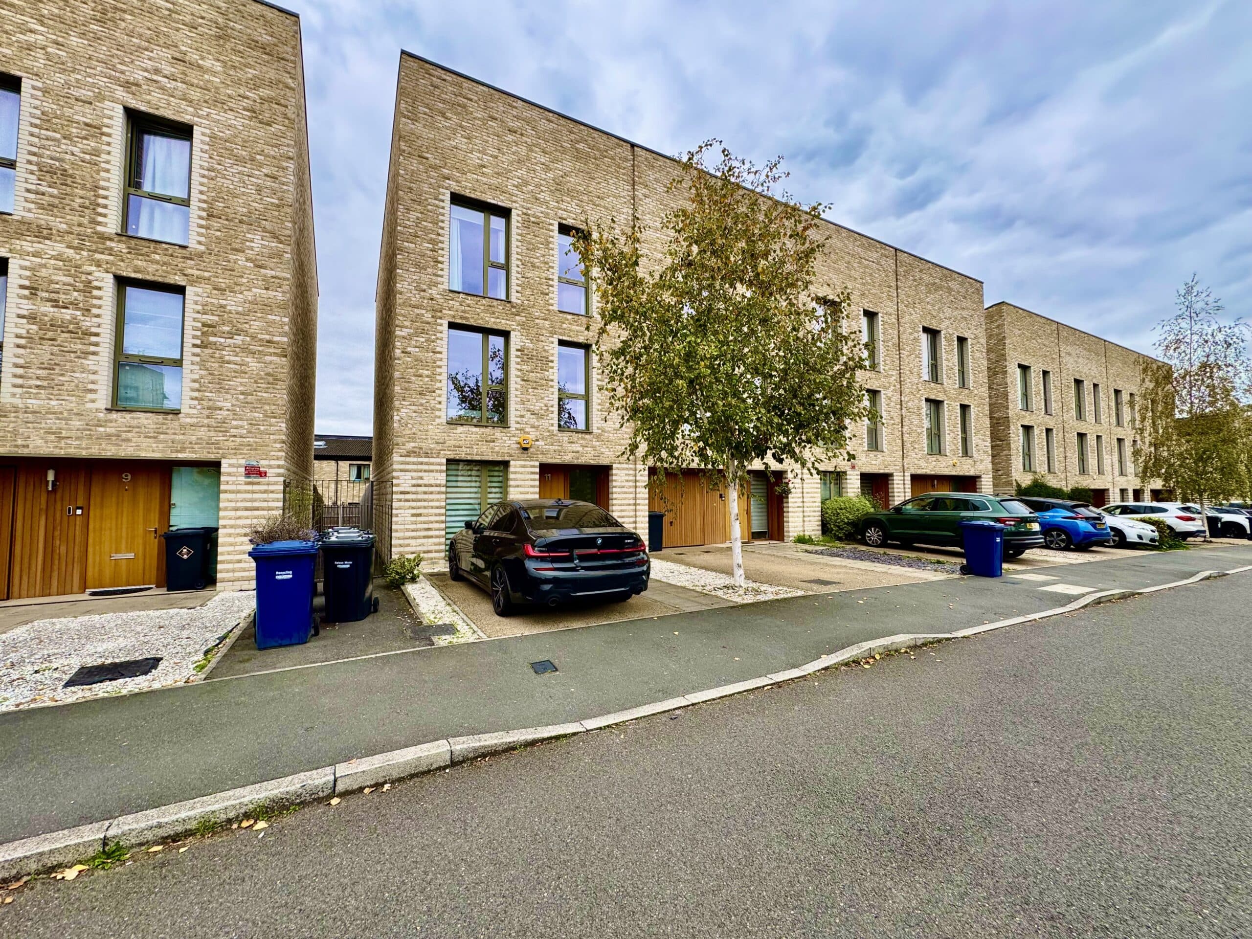 Fry Lane, Edgware, HA8