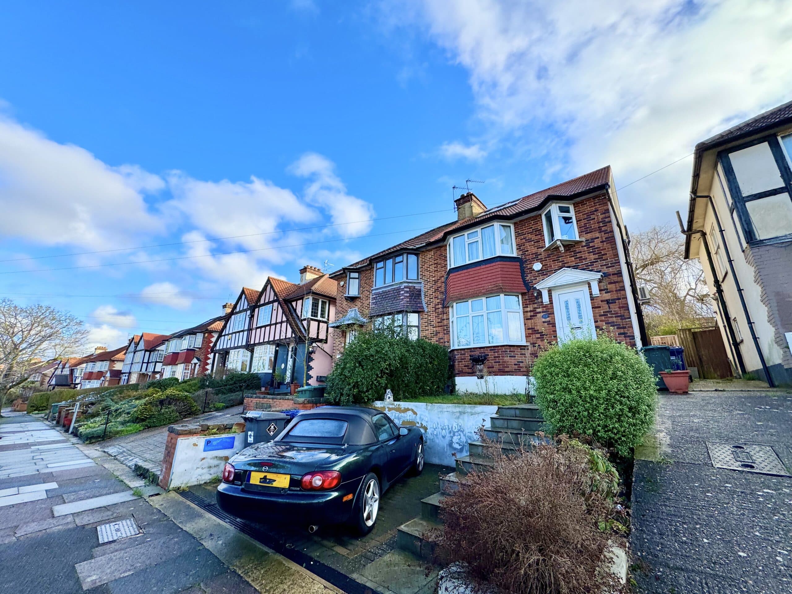 Farm Road, Edgware, HA8