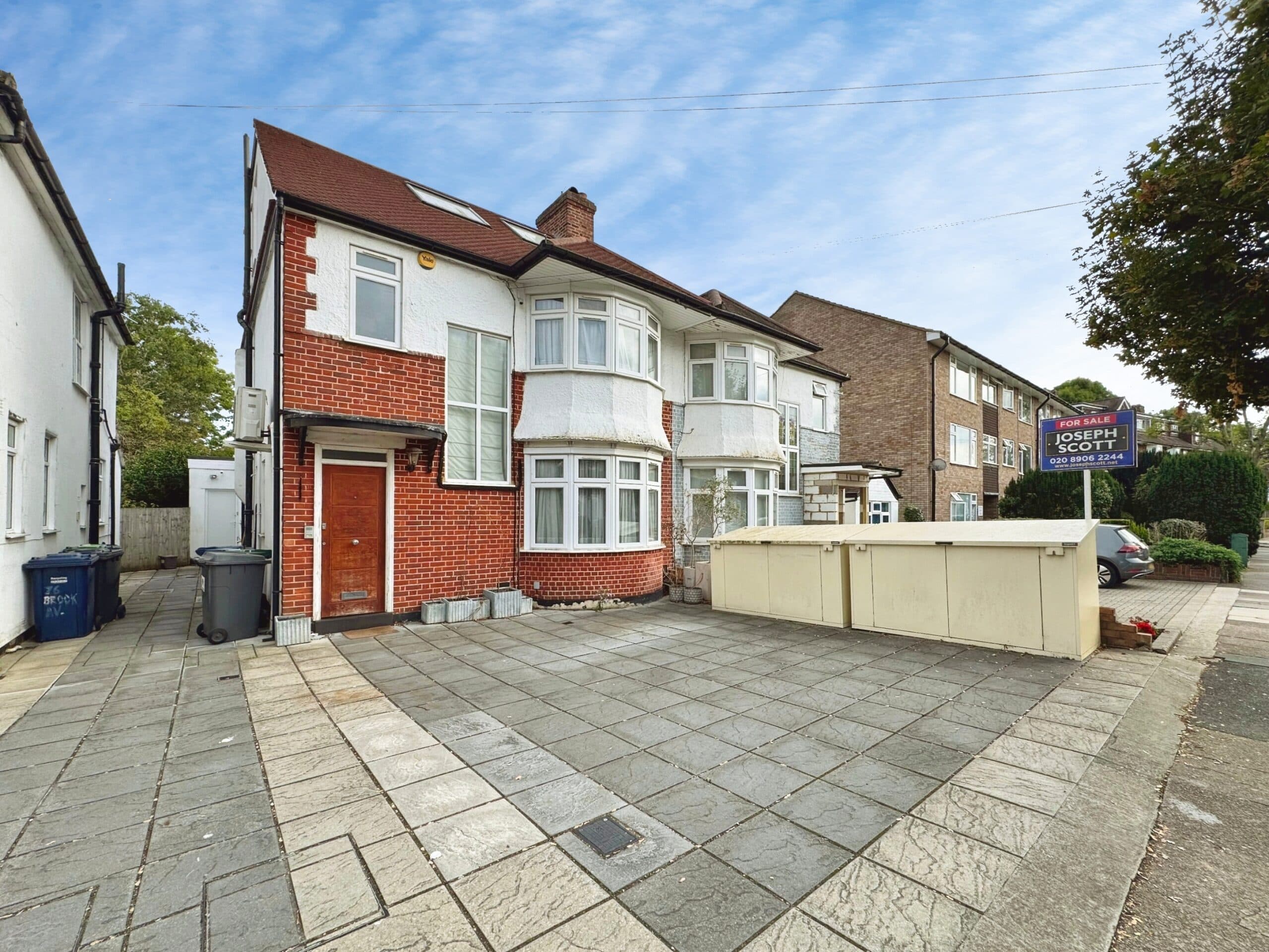 Brook Avenue, Edgware, HA8