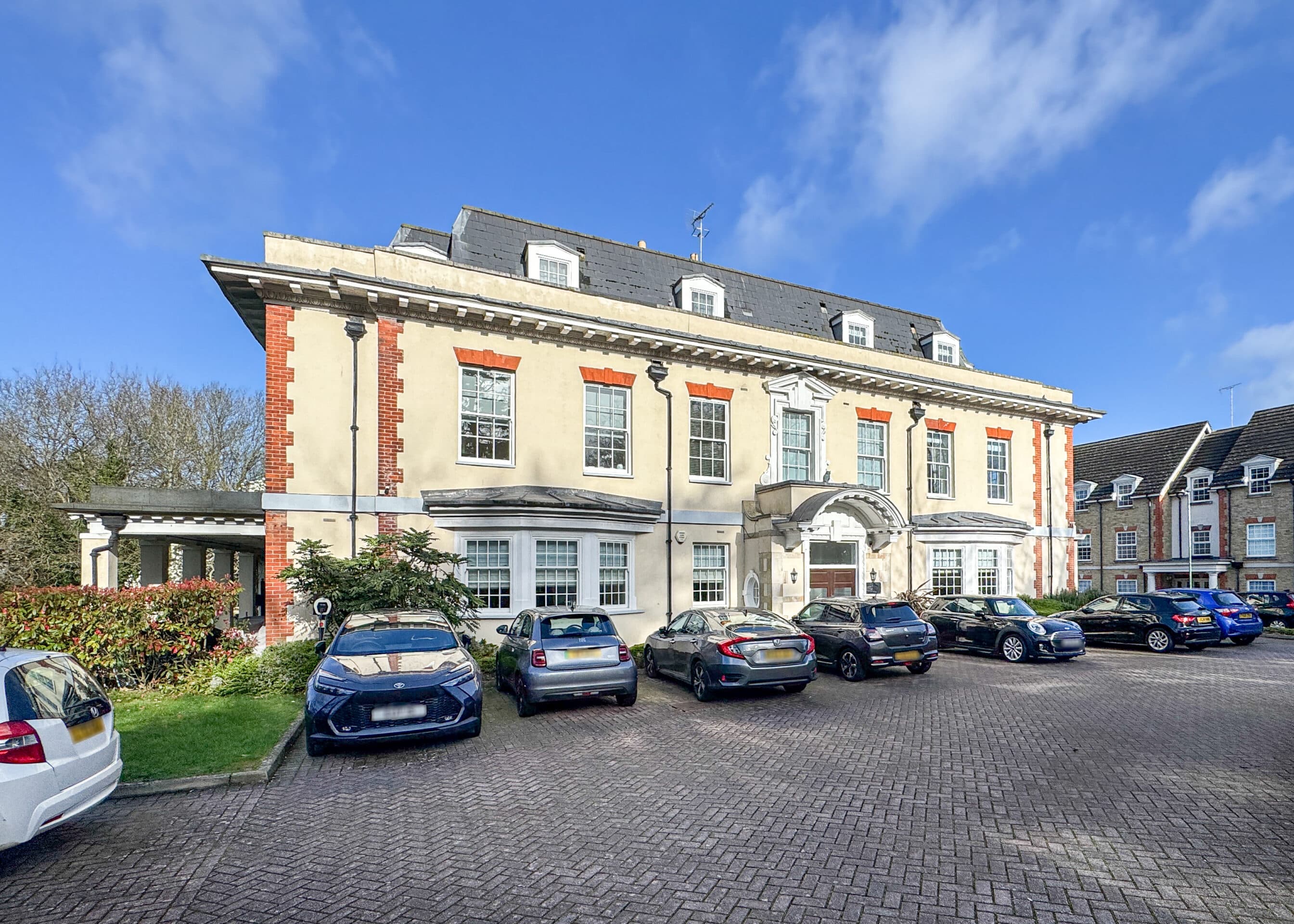 Fuller Close, Sparrows Herne Mansion, WD23