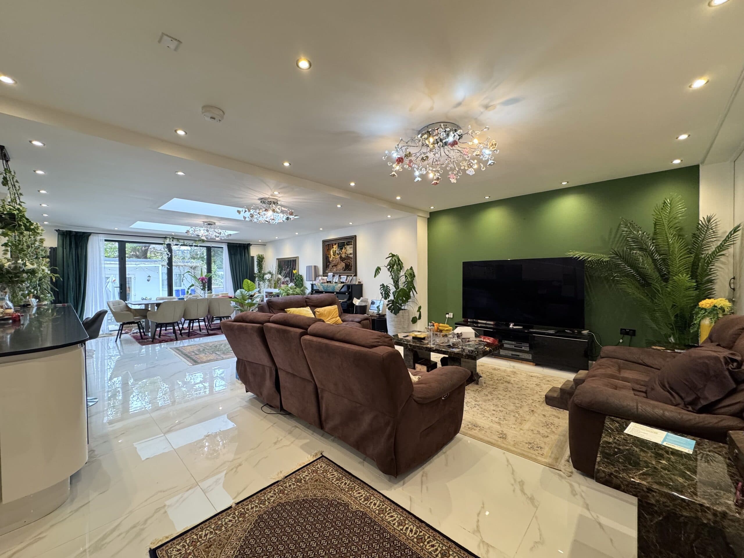 Farm Road, Edgware, HA8