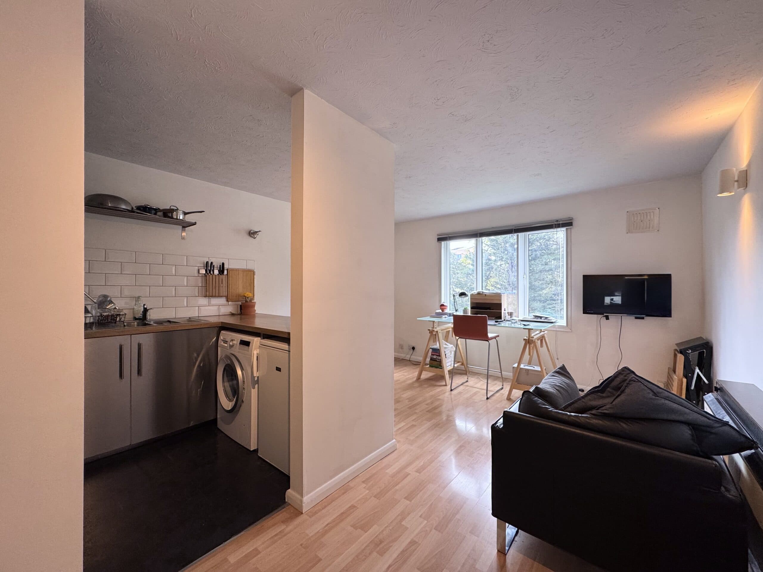 Pavilion Way, Edgware, HA8