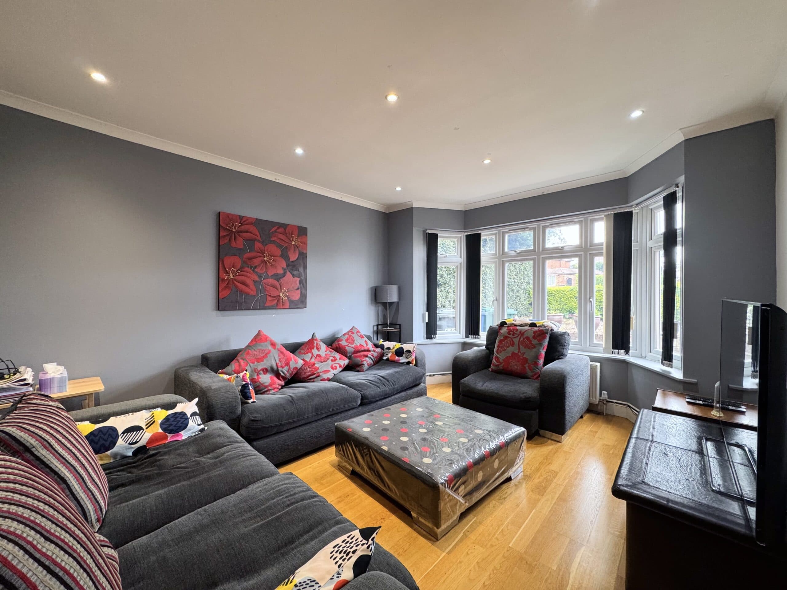 Wolmer Gardens, Edgware, HA8