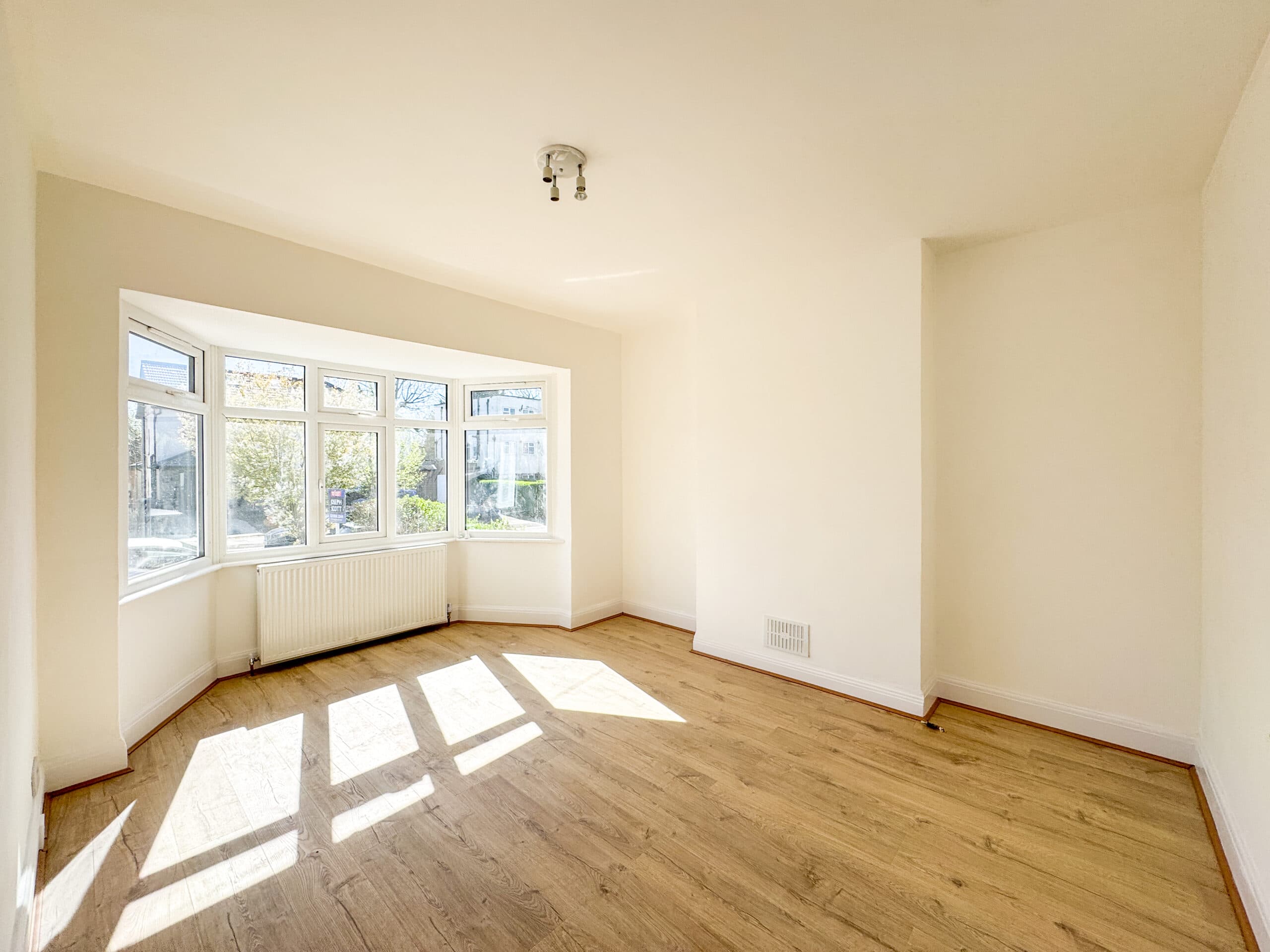 Farm Road, Edgware, HA8