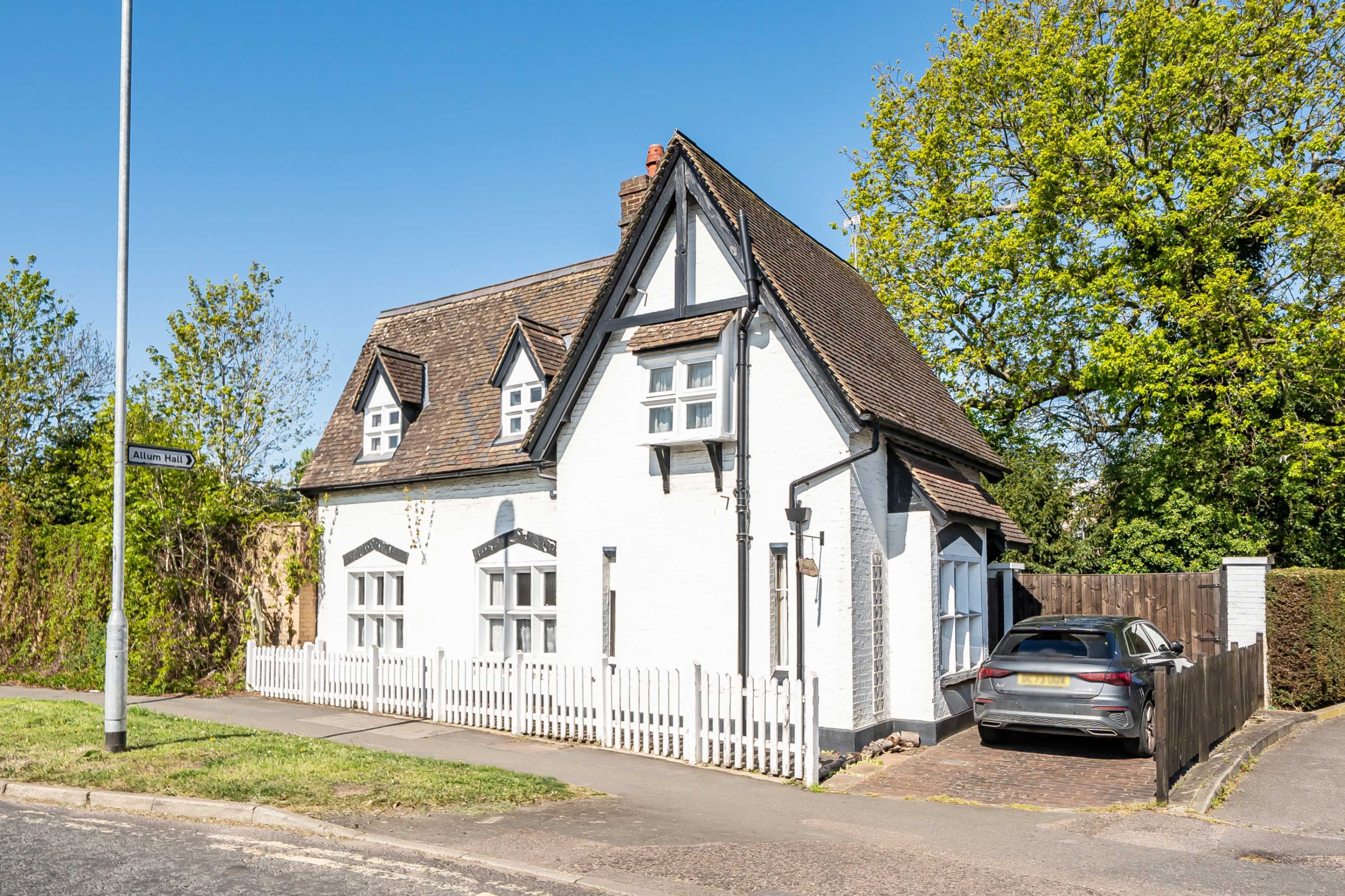 Allum Lane, Elstree, WD6