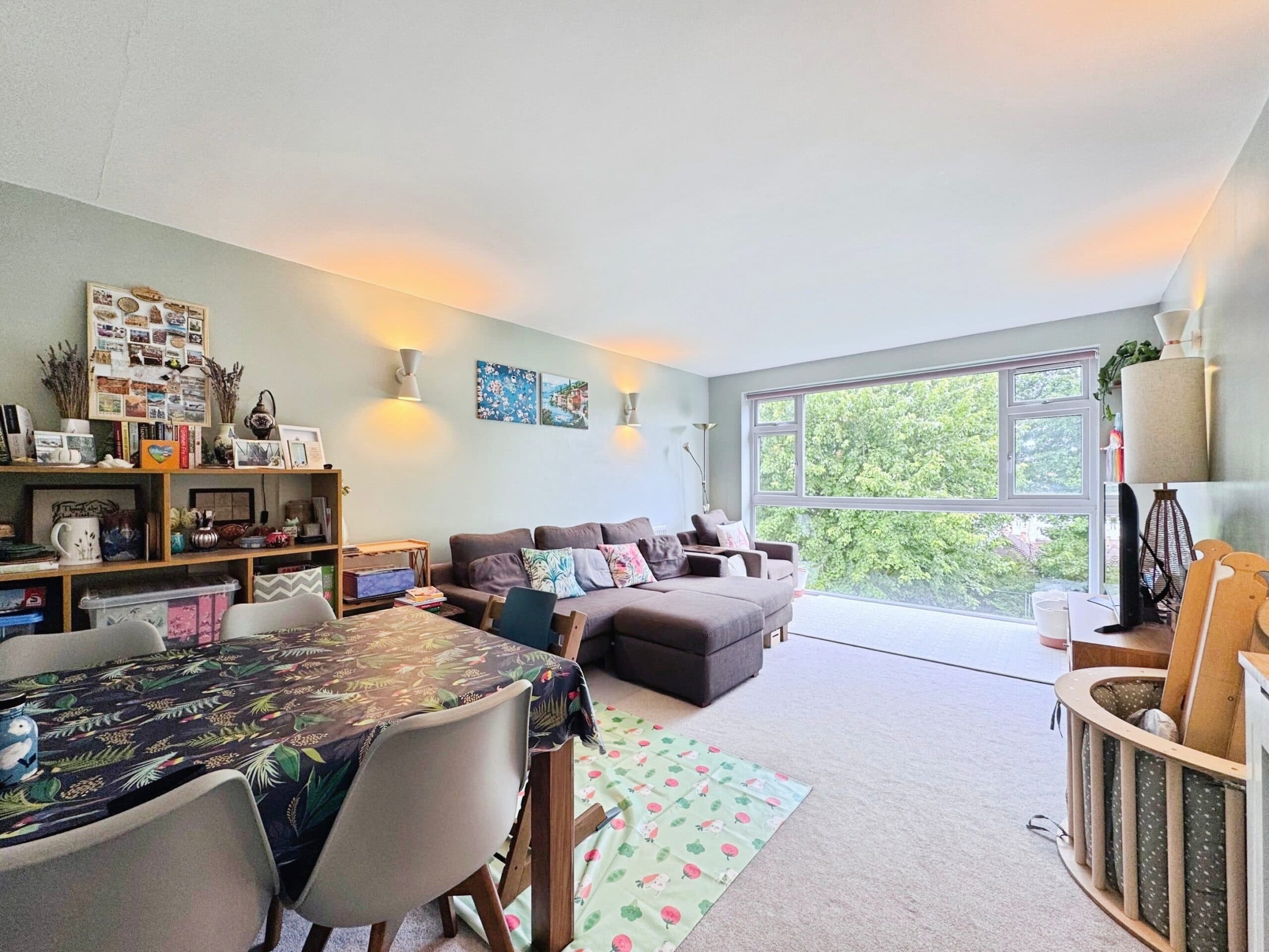 Stratton Close, Edgware, HA8