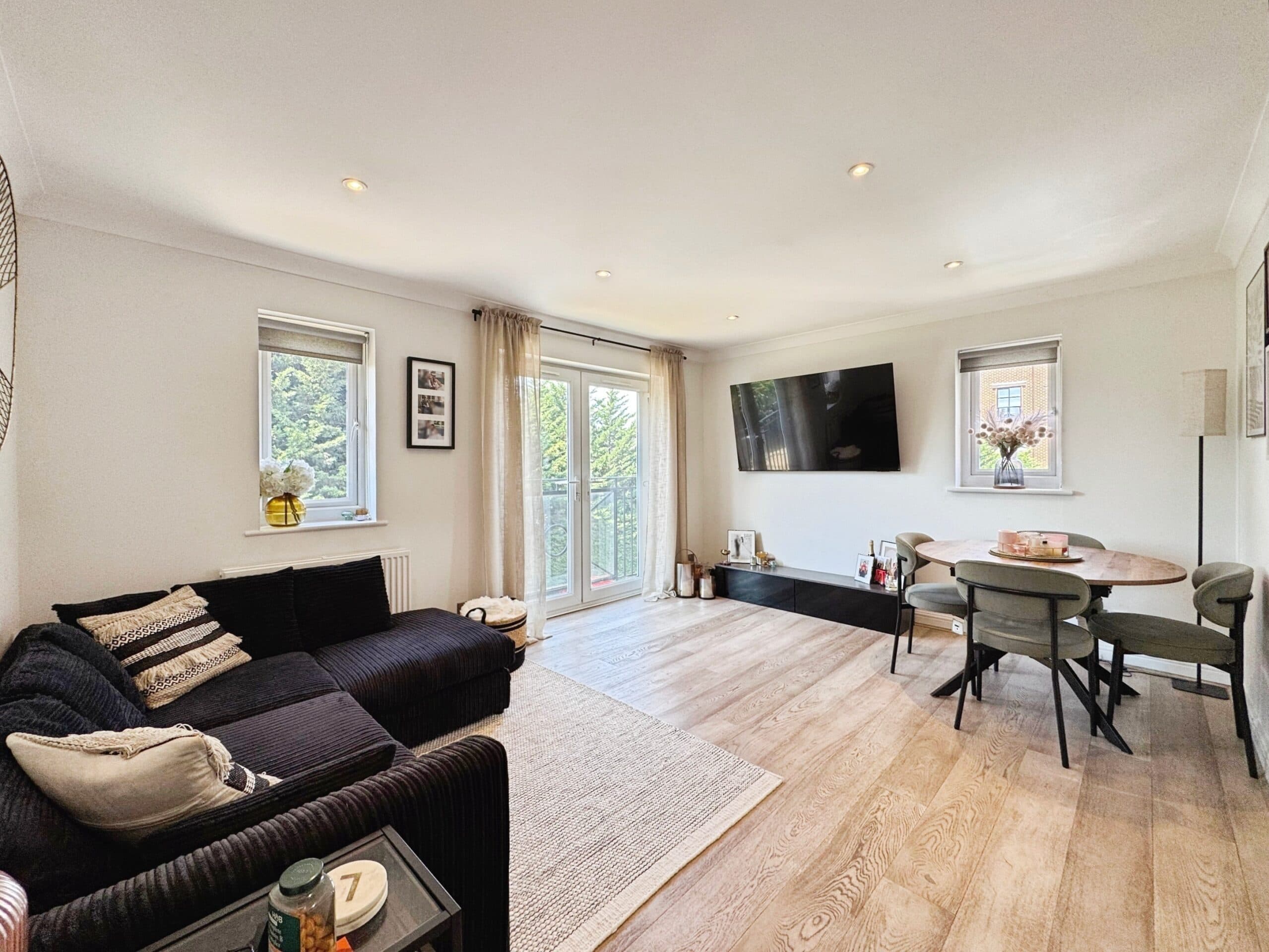 Grenville Place, Monarchs Court, NW7