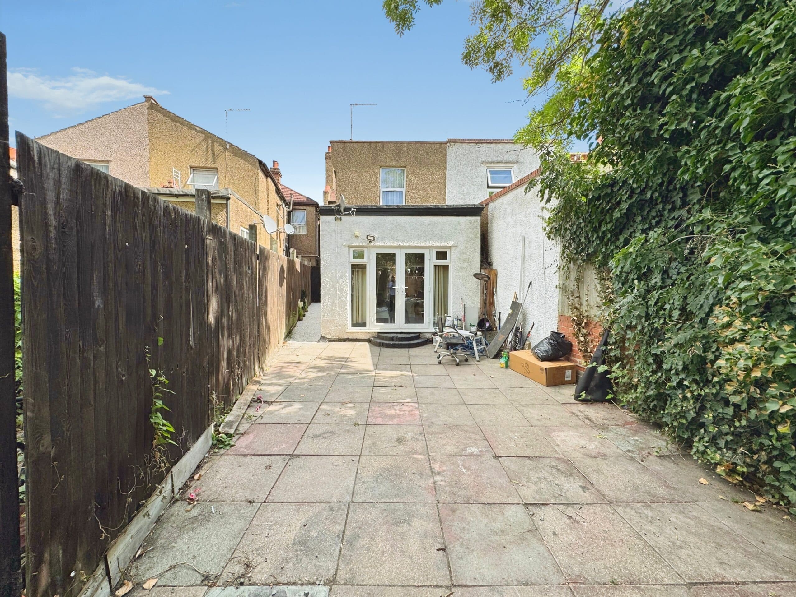 Hale Lane, London, NW7