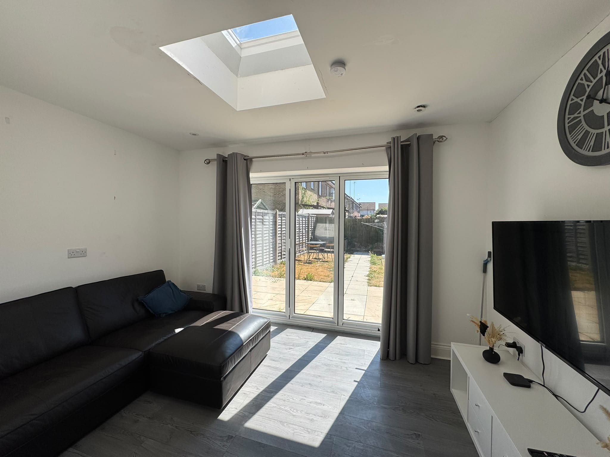 De Havilland Road, Edgware, HA8