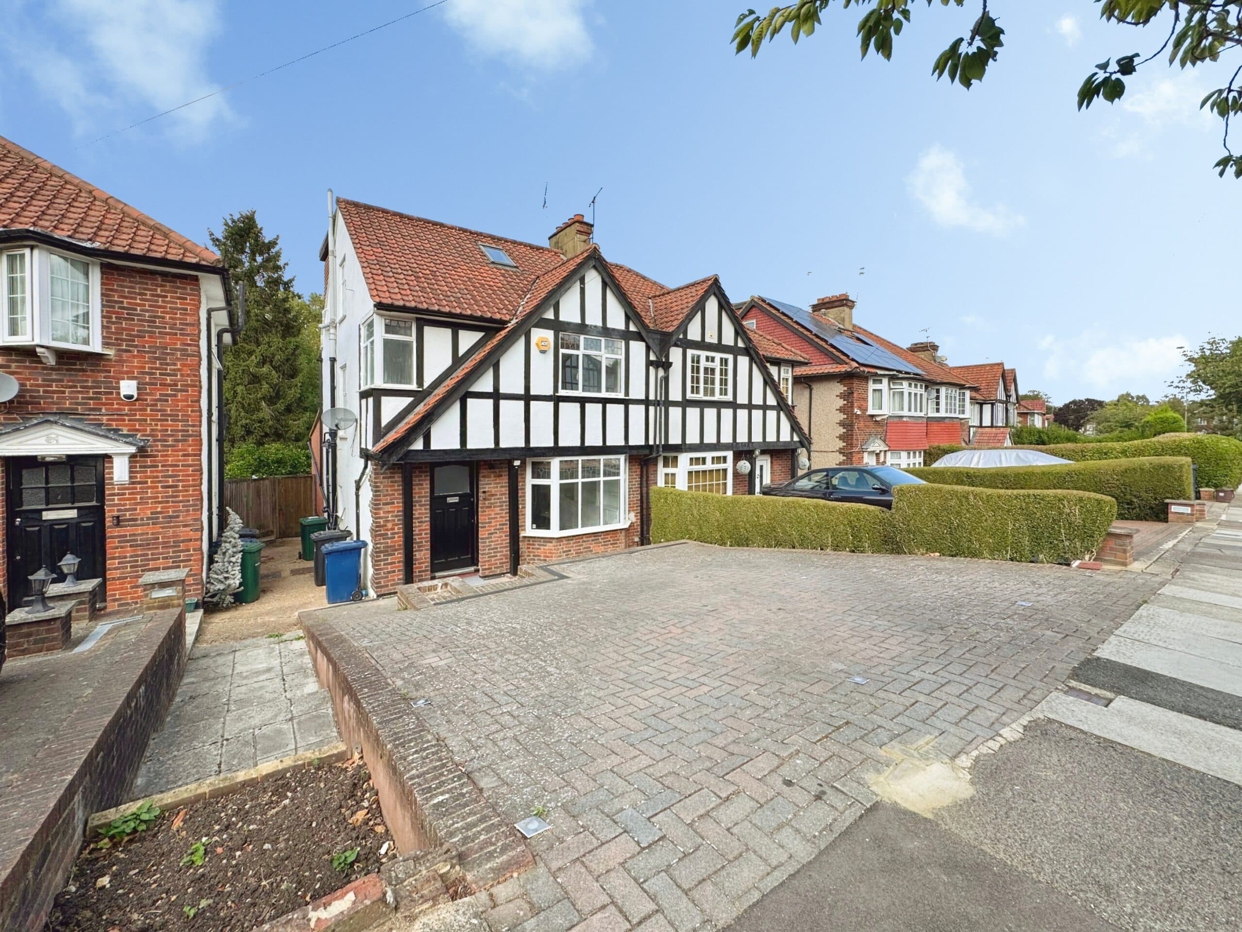 Farm Road, Edgware, HA8