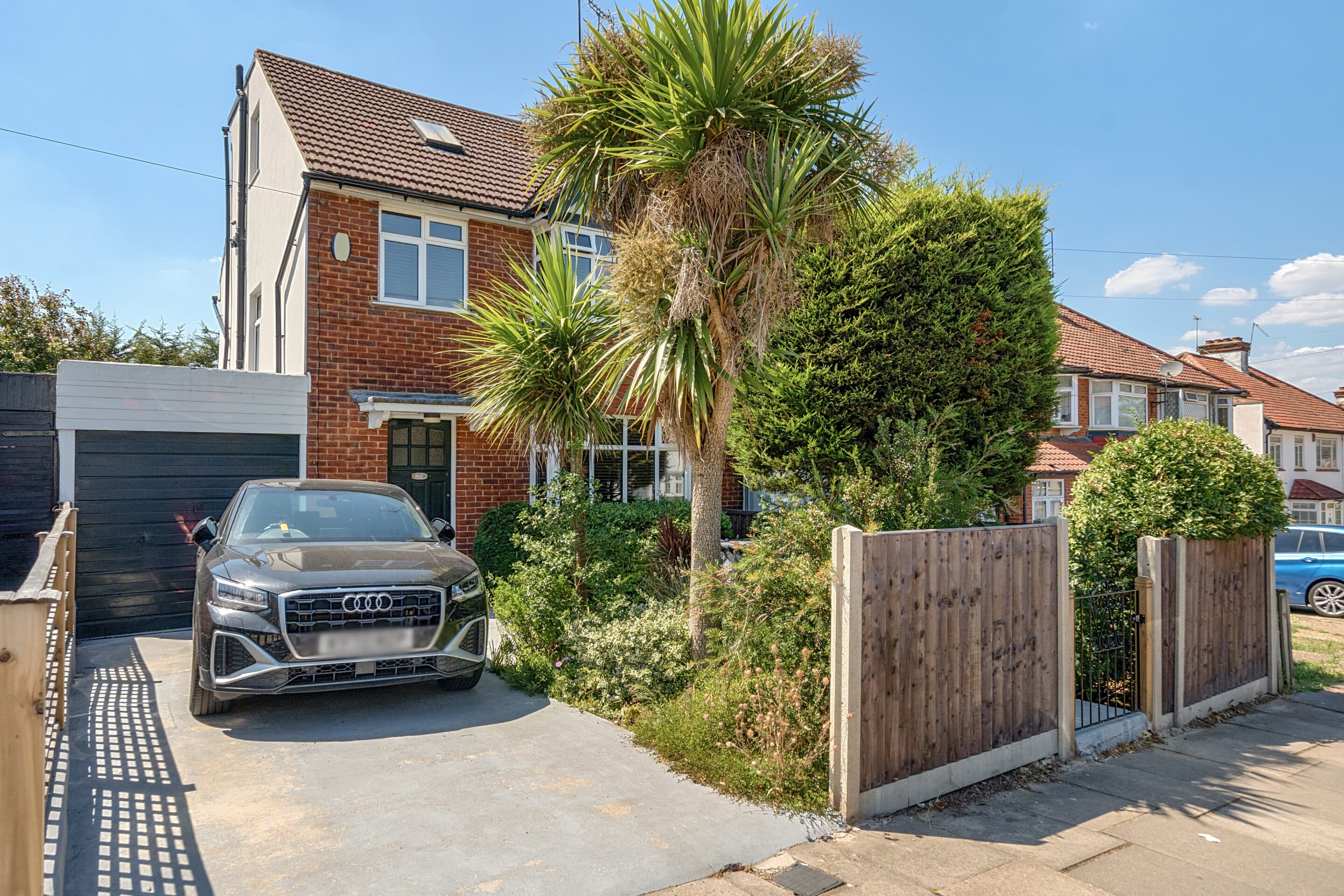 Ellesmere Avenue, London, NW7