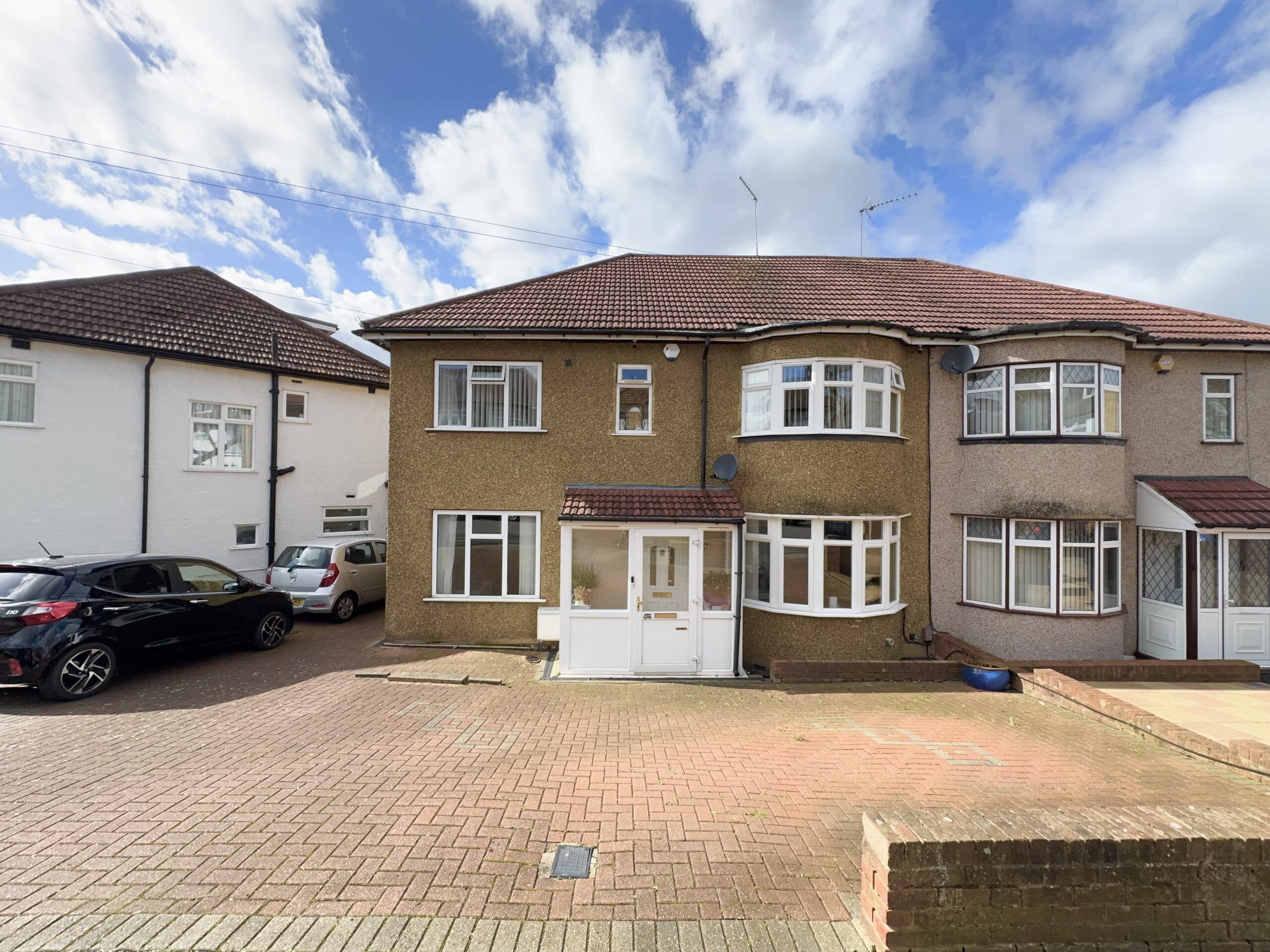 Grange Hill, Edgware, HA8