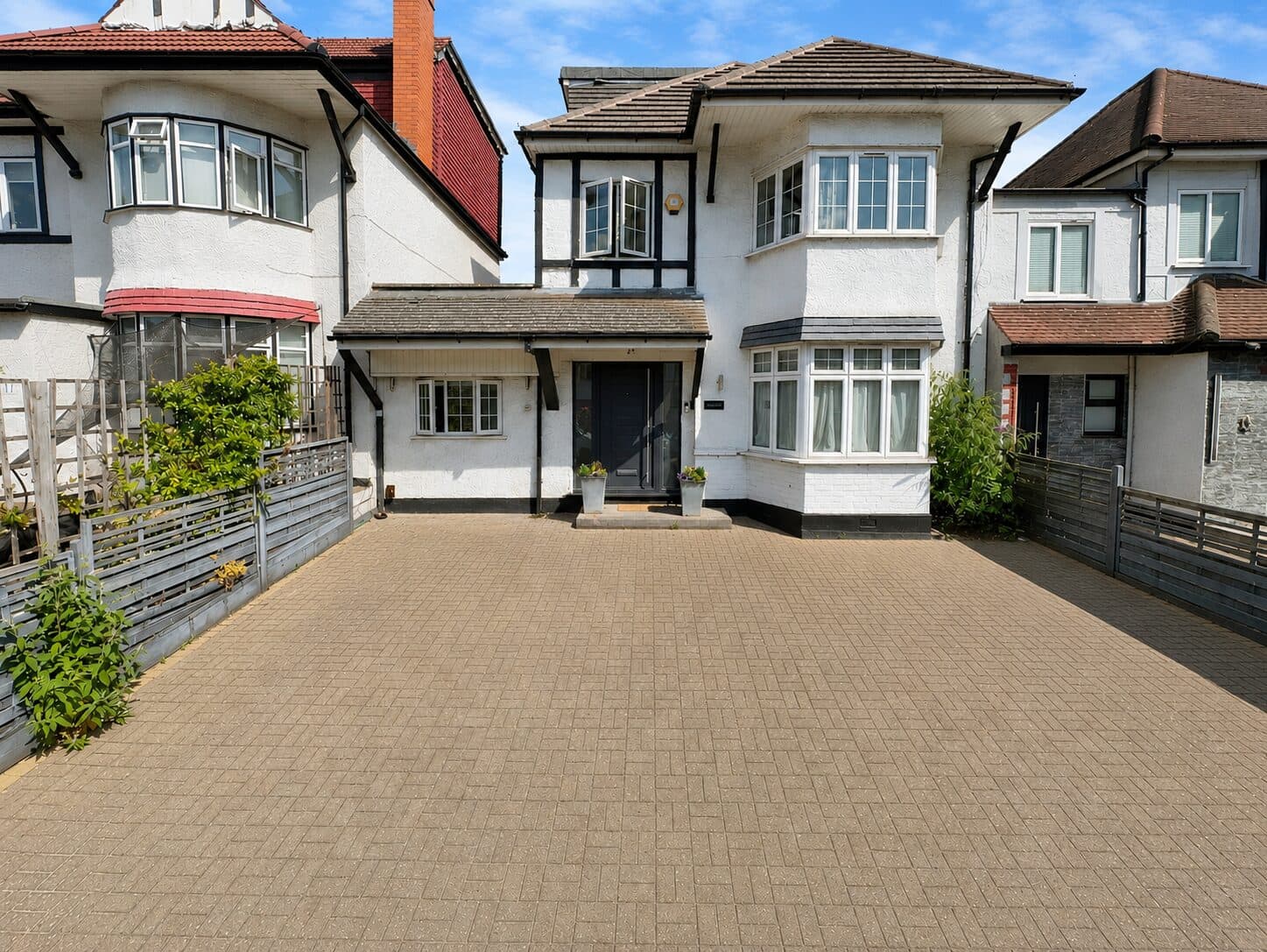 Colindeep Gardens, London, NW4