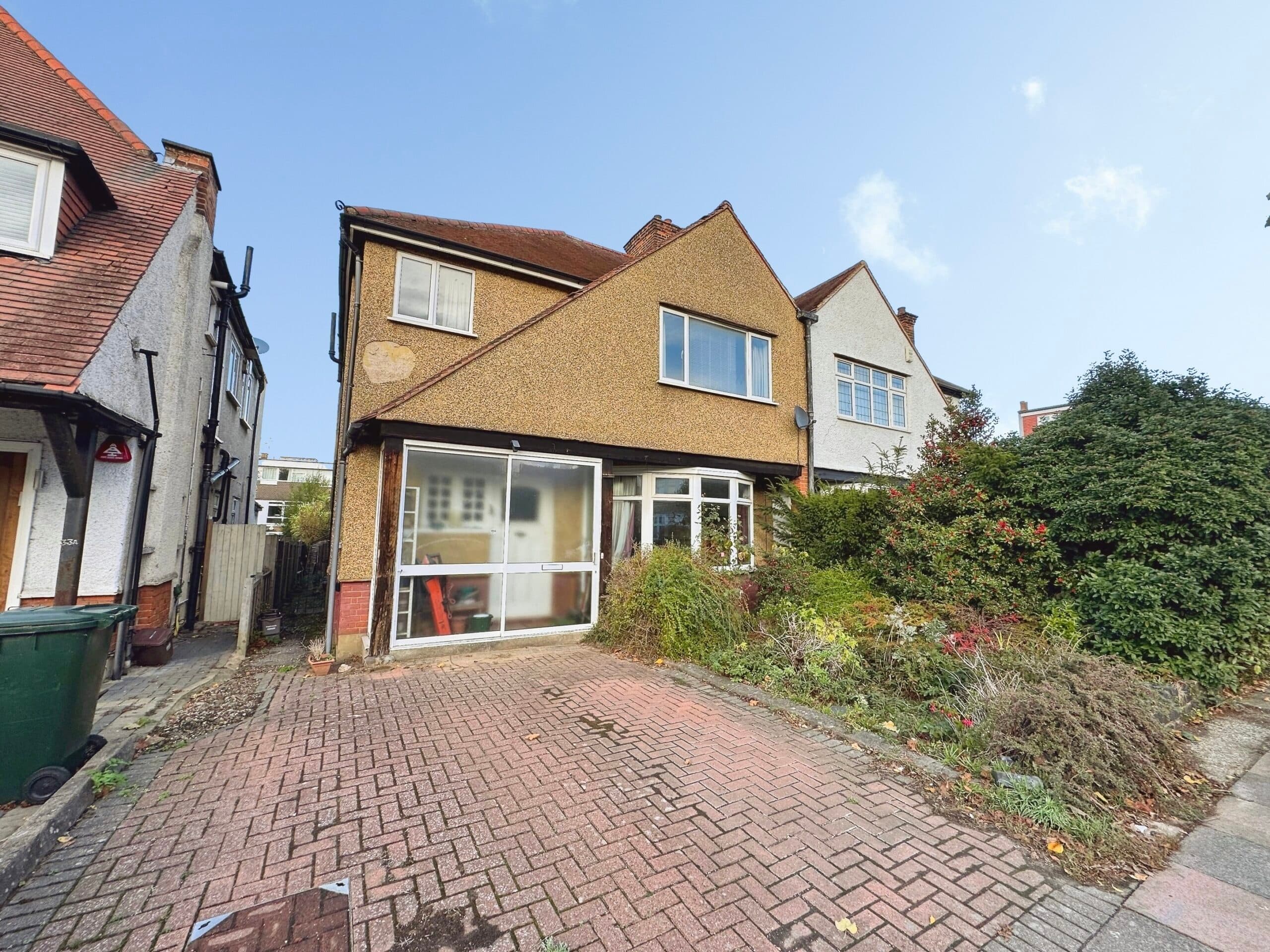 Sylvan Avenue, London, NW7